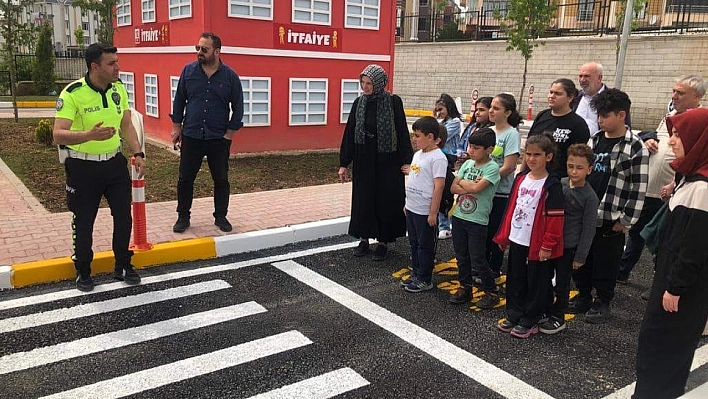 Öğrencilere trafik eğitimi verildi