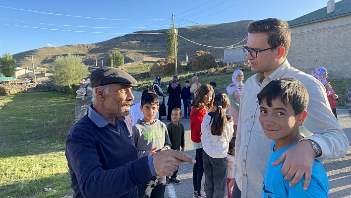 Öğretmenler ev ziyaretleri yapıyor