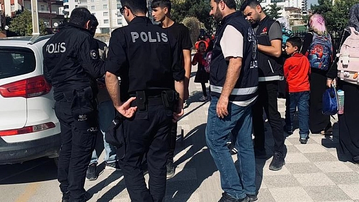 Okul önü denetimleri aralıksız sürüyor