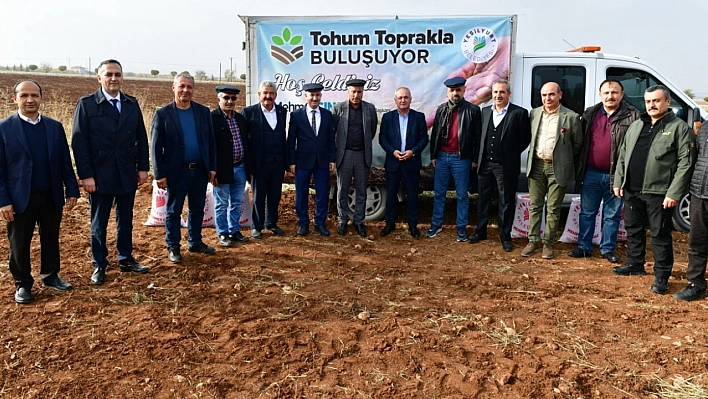 Tohum toprakla buluşuyor