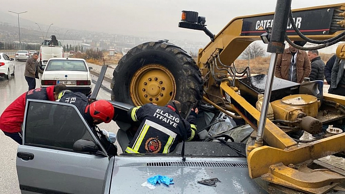 Otomobil, Greyderin Altına Girdi: 1 Ölü