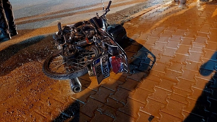 Otomobil ile motosiklet çarpıştı: 1 yaralı