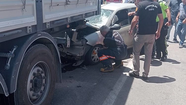 Otomobil ile tır çarpıştı: 1 yaralı