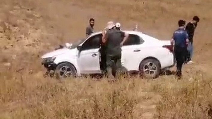 Otomobil tarlaya uçtu, 1 yaralı