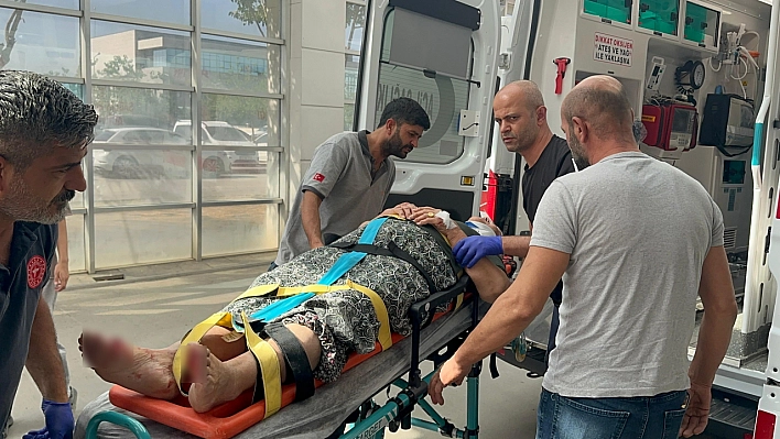 Otomobilin çarptığı kadın yaralandı