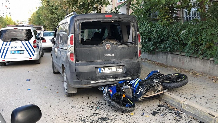 Otomobille Motosiklet Çarpıştı: 1 Yaralı