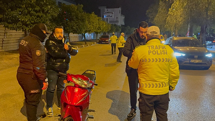 Plakasız motosikletle uygulamaya girdi. Bekçiye bakın ne dedi