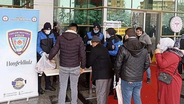 Polisten çorba ikramı