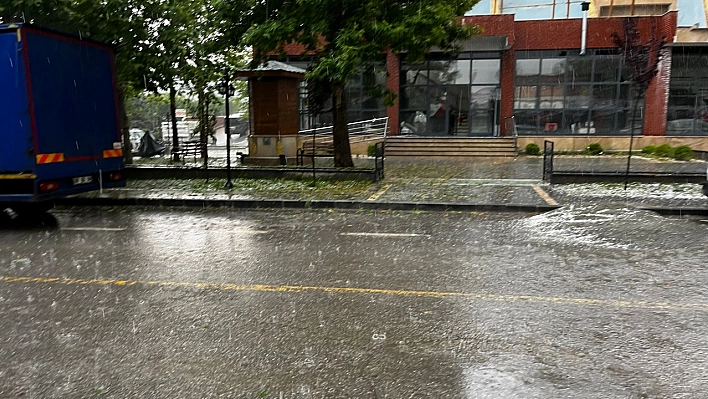 Pütürge'de dolu yağışı etkili oldu