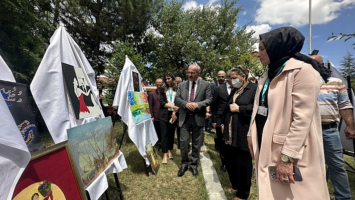 Ruh Sağlığı Merkezinde sergi