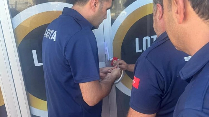 Ruhsatsız güzellik merkezi ve masaj salonu mühürlendi
