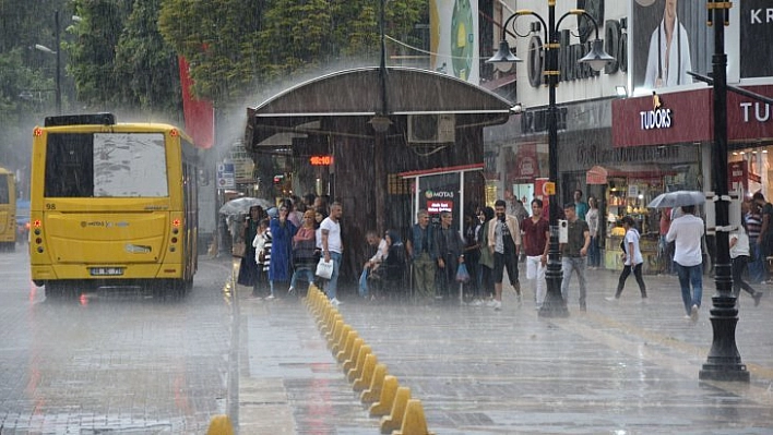 Sağanak etkili oldu