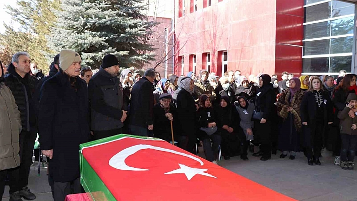 Sağlık personelinin ani ölümü ilçeyi yasa boğdu