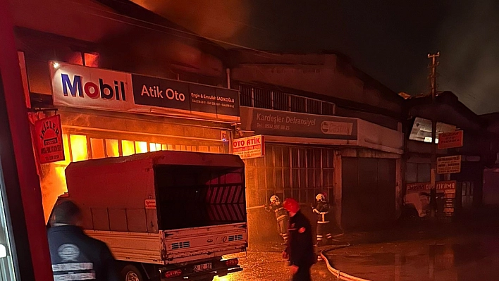 Oto tamirci dükkanı alev alev yandı