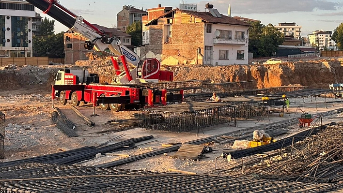 Saray Mahallesinde yapılan işyeri ve konutlar ne aşamada?