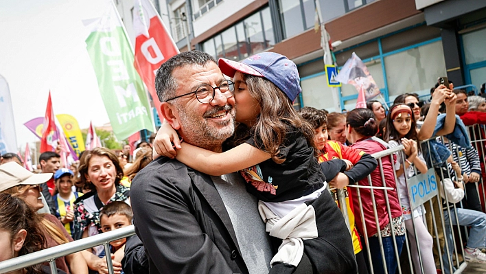 Seçimi kaybetti, gönülleri kazandı: Doğu Anadolu'nun en beğenilen vekili seçildi