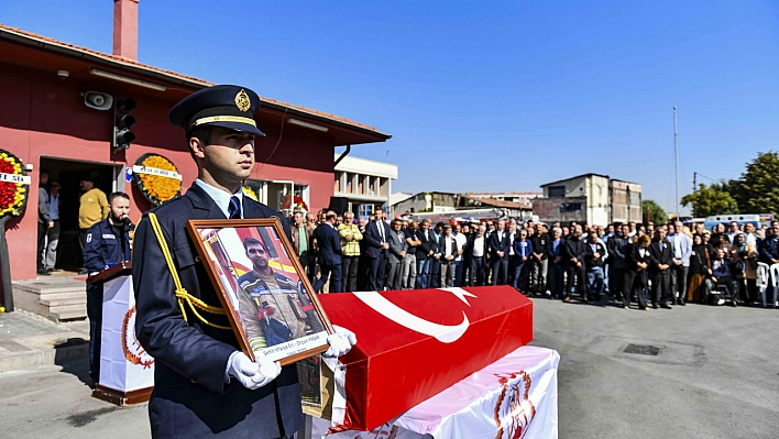 Şehit itfaiye eri son yolculuğuna uğurlandı