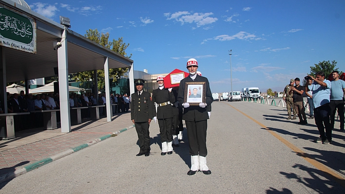 Şehit Uzman Çavuş Malatya'da Dualarla Uğurlandı