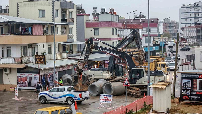 Şelale Mahallesi'nde drenaj hattı yenilendi