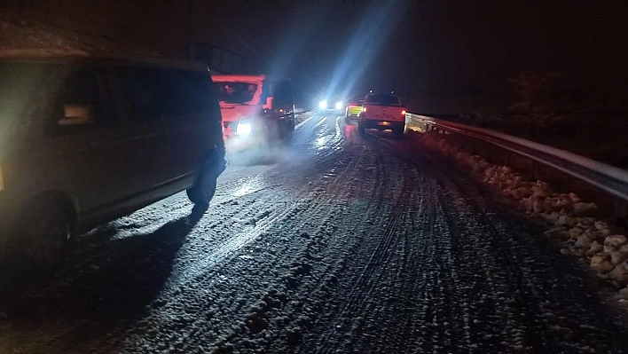 Siirt'te 84 köy ve mezra yolu ulaşıma kapandı