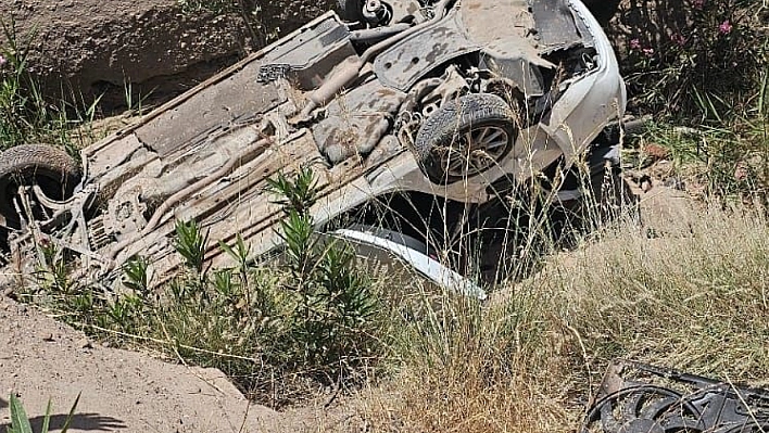Silopi'de otomobil şarampole yuvarlandı: 1 ölü, 3 yaralı