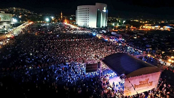 Yorgunluğu konserle attılar