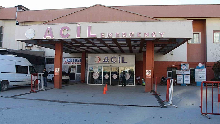 Yaşlı kadın üvey oğlu tarafından darp edildi