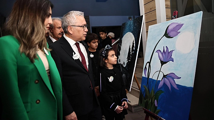 Sivas'ta BİLSEM öğrencileri resim sergisi açtı