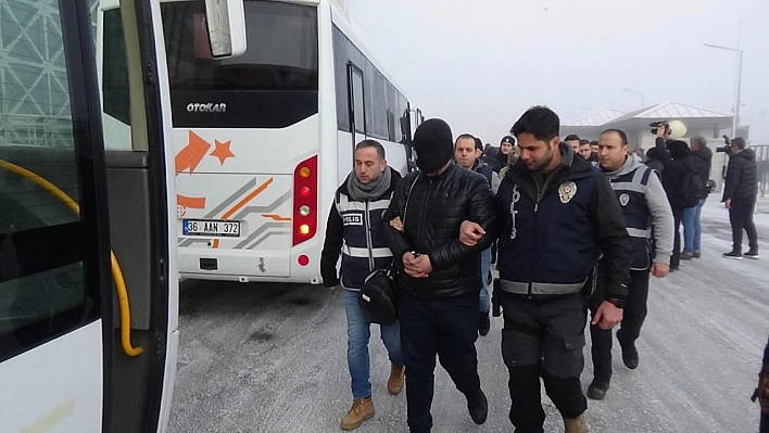 Sosyal medya üzerinden dolandırıcılık yapan çete çökertildi