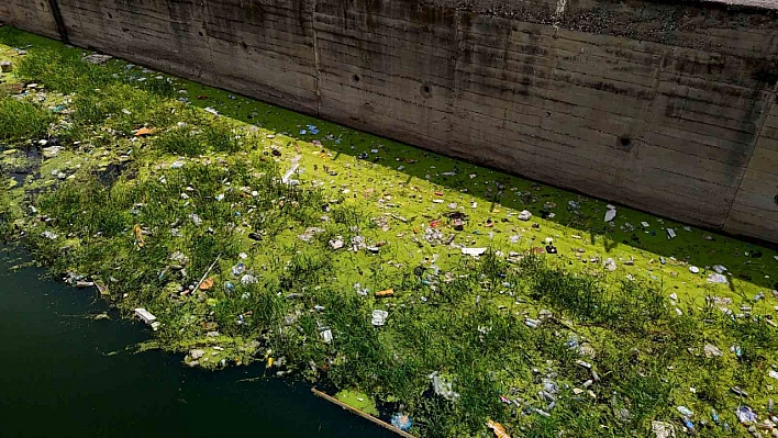 'Venedik' olması beklenen kanal, çöplüğe döndü