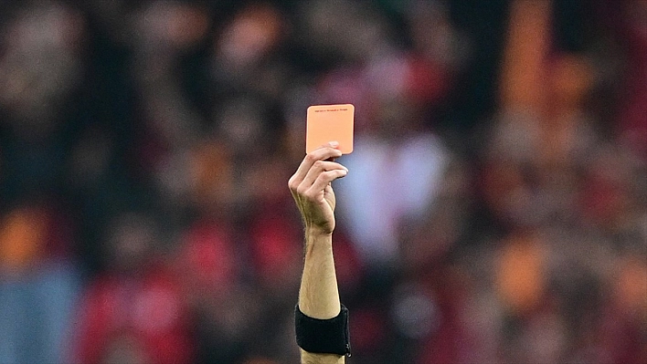 Süper Lig'de sarı ve kırmızı kart görenler..!