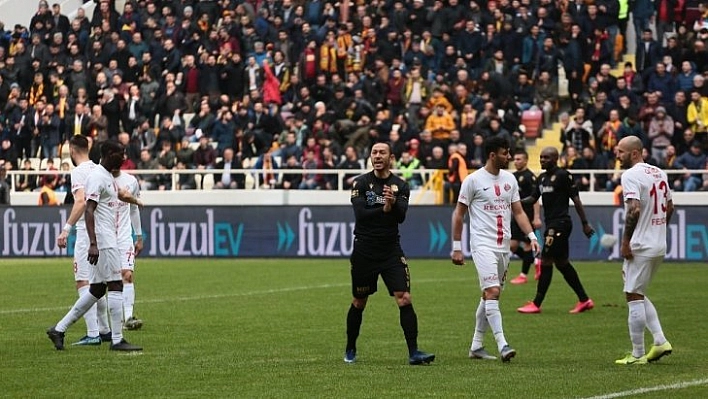 Süper Lig: Yeni Malatyaspor: 1 - Antalyaspor: 1 (İlk yarı)