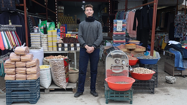 Suriyeli esnaf bayramda ülkesine dönmek için gün sayıyor