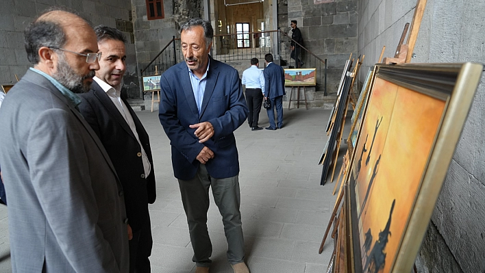 Tarihi Medrese'de resim sergisi