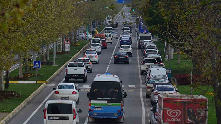 Trafiğe kayıtlı araç sayısı 368 bini aştı