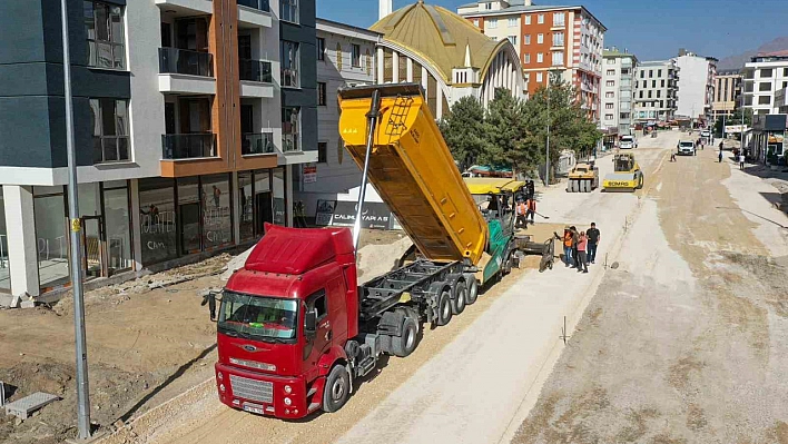 Terzioğlu caddesindeki çalışmalarda sona doğru