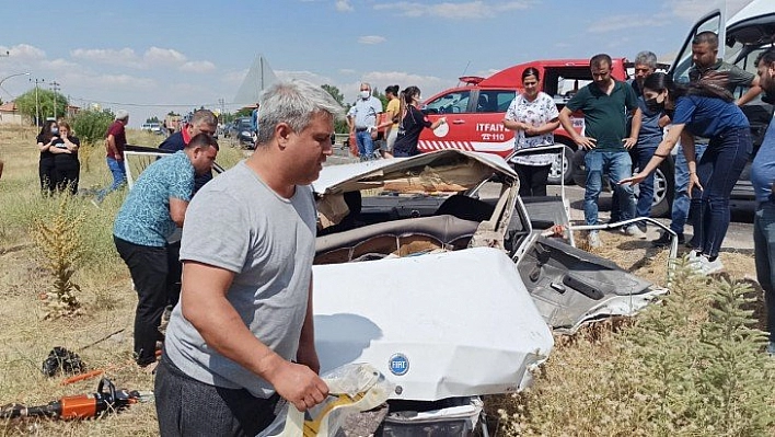 Trafik kazası 2 ölü 4 yaralı