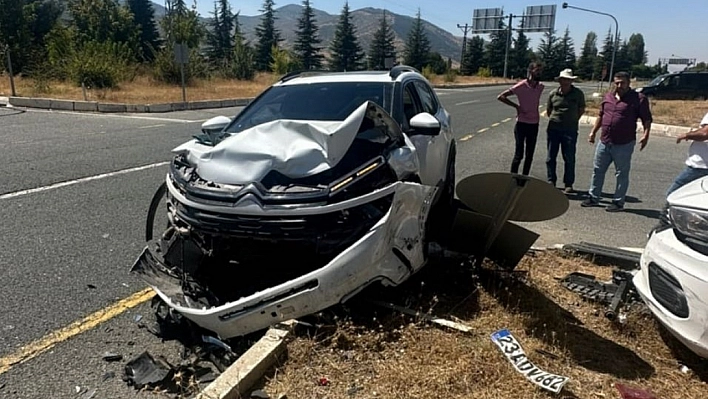 Trafik kazası 2 yaralı