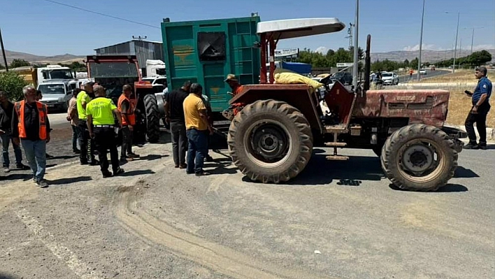 Traktör ile otomobil çarpıştı: 3 yaralı