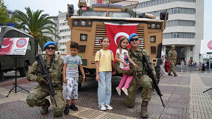 Vatandaşlardan TSK personeline yoğun ilgi