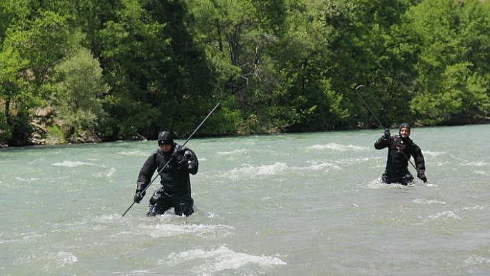 Tunceli'de kaybolan genci arama çalışmaları sürüyor