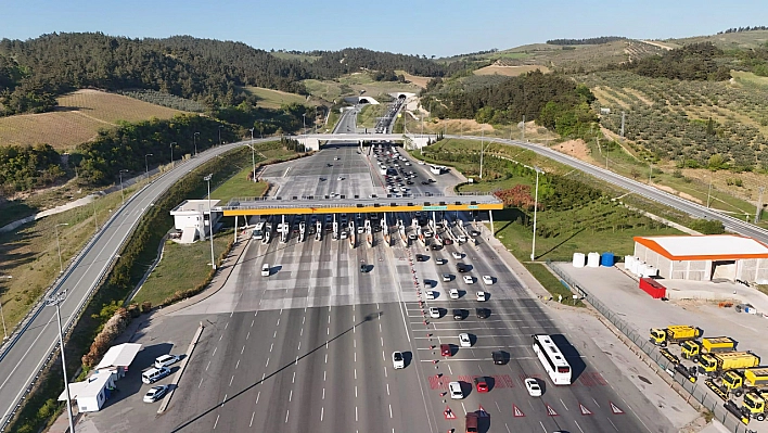 Türkiye'de Araç Sayısı Rekor Kırdı! Otoyol Trafiği Patladı!