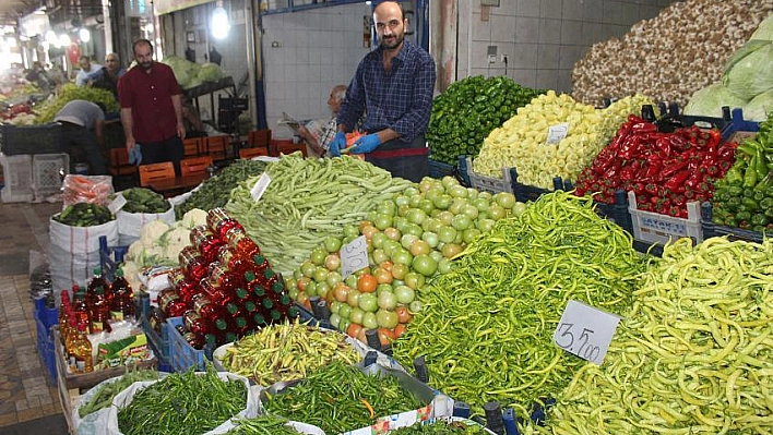 Turşuluklar tezgahlarda