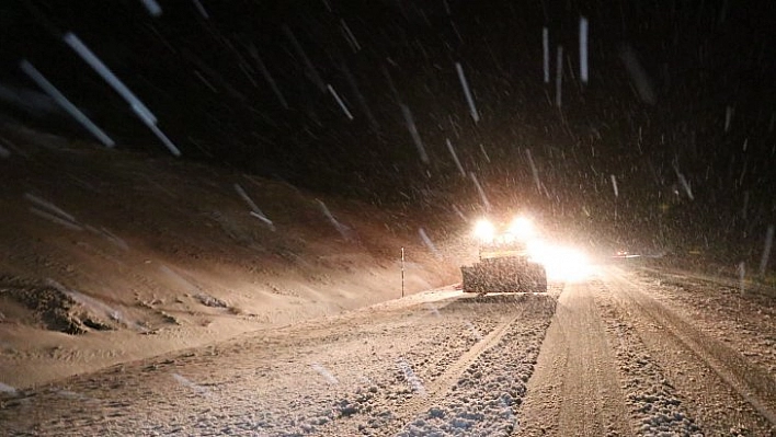 Ulaşıma kar ve tipi engeli