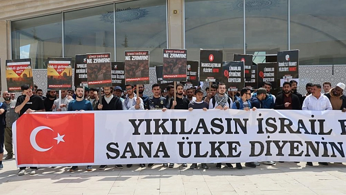 Üniversite öğrencileri Gazze için yürüdü