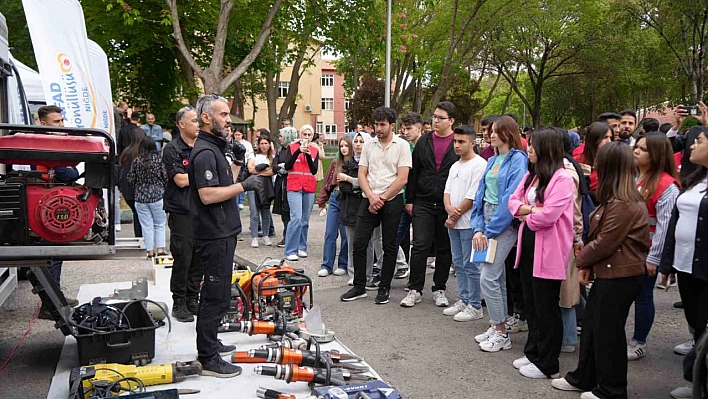 Öğrencilere 'Temel Afet Bilinci Eğitimi' verildi