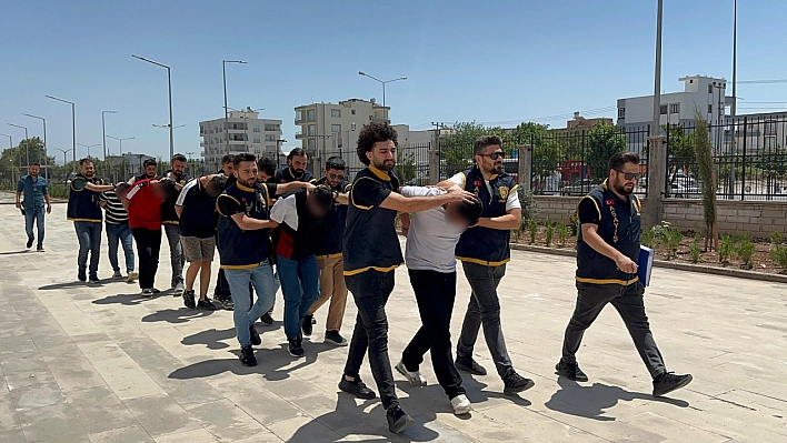 Ünlü sanatçının oğlunu öldürdüğü iddia edilen 6 şüpheli adliyeye sevk edildi