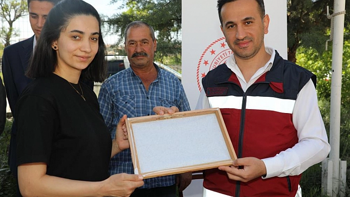 Üreticilere ipek böceği larvası dağıtıldı