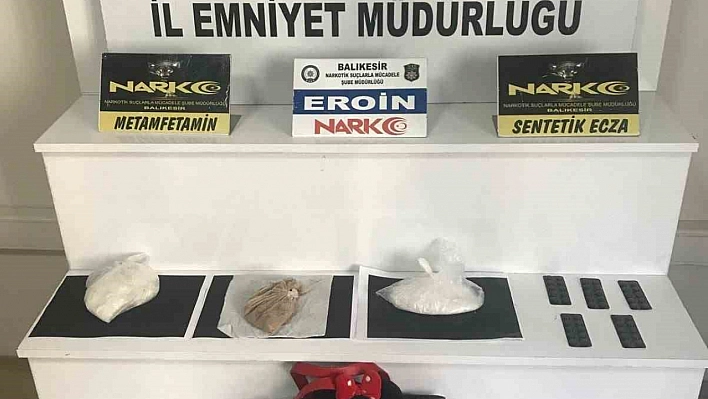 Balıkesir'de Mickey Mouse, torbacı çıktı!