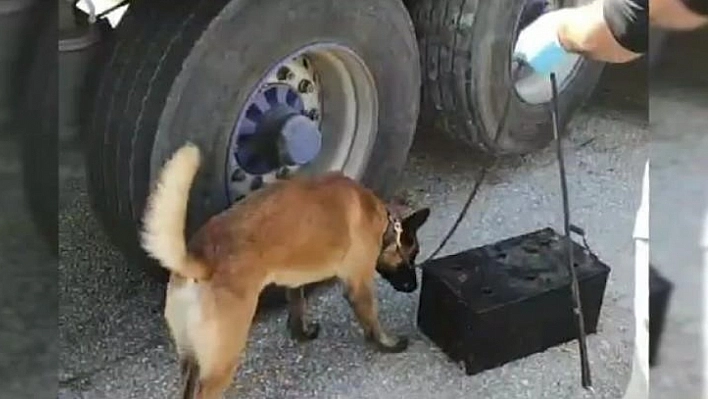 Uyuşturucuyu aküye saklamışlar